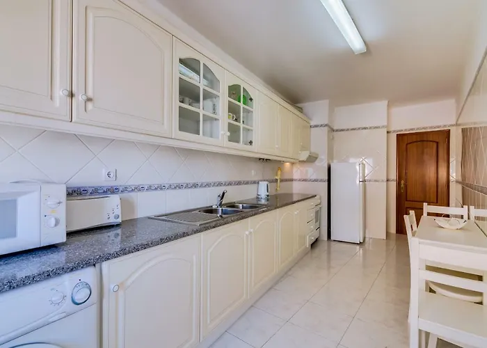 Rei - Quarteira - 3 Min To The 아파트 빌라모라