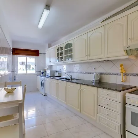 Rei - Quarteira - 3 Min To The Apartment *