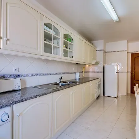 Rei - Quarteira - 3 Min To The Apartment Vilamoura
