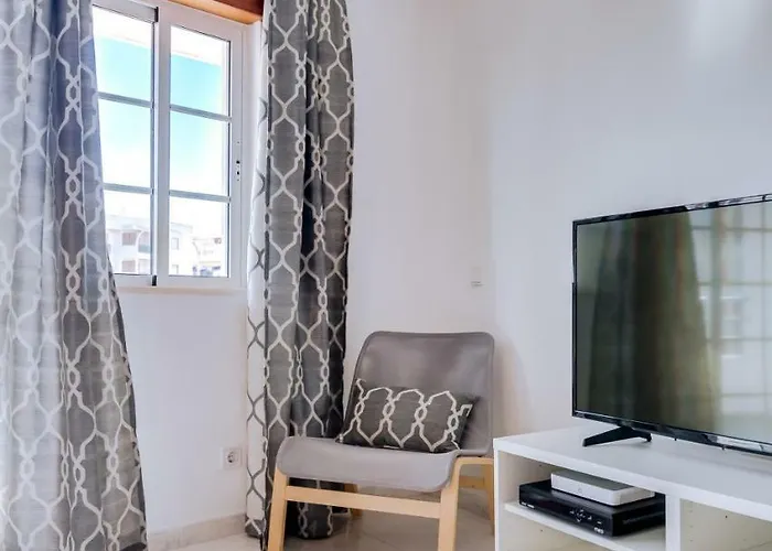 Rei - Quarteira - 3 Min To The Apartamento