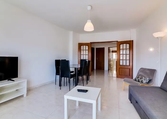 Rei - Quarteira - 3 Min To The Vilamoura